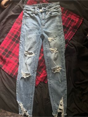 American Eagle Outfitters Light Blue Distressed Skinny Jeans